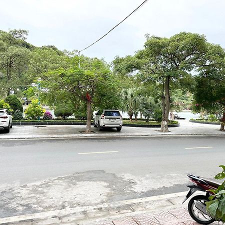 Khách sạn Vũ Dương Cat Ba Island Esterno foto